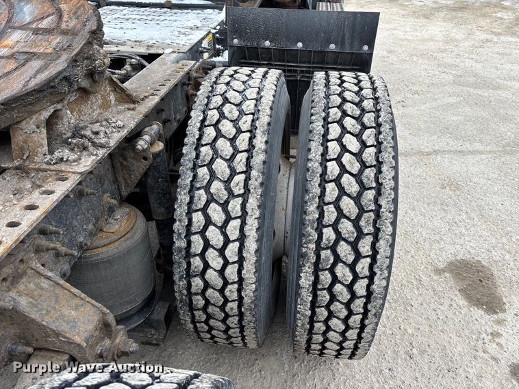 image for item FG1146 2016 Mack CXU613 semi truck