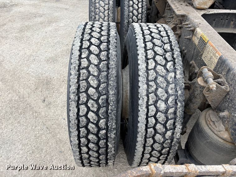 image for item FG1146 2016 Mack CXU613 semi truck