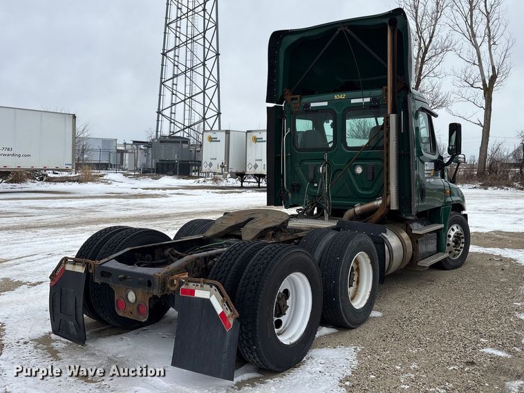 image for item FG1147 2017 Freightliner Cascadia 125 semi truck