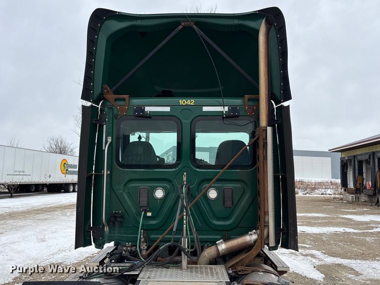 image for item FG1147 2017 Freightliner Cascadia 125 semi truck