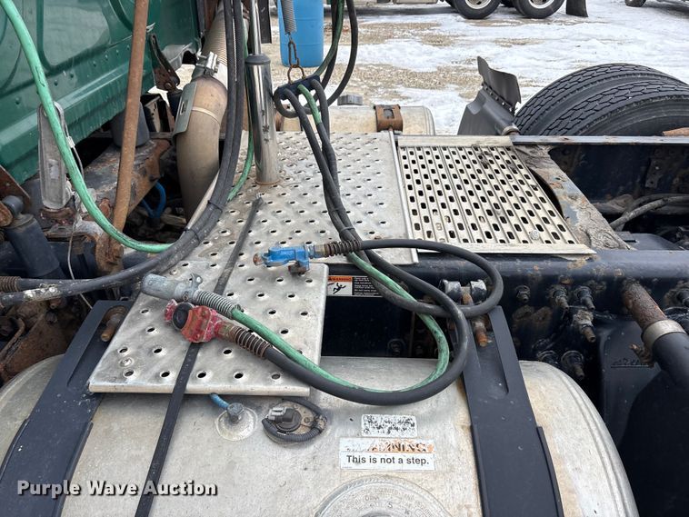 image for item FG1147 2017 Freightliner Cascadia 125 semi truck