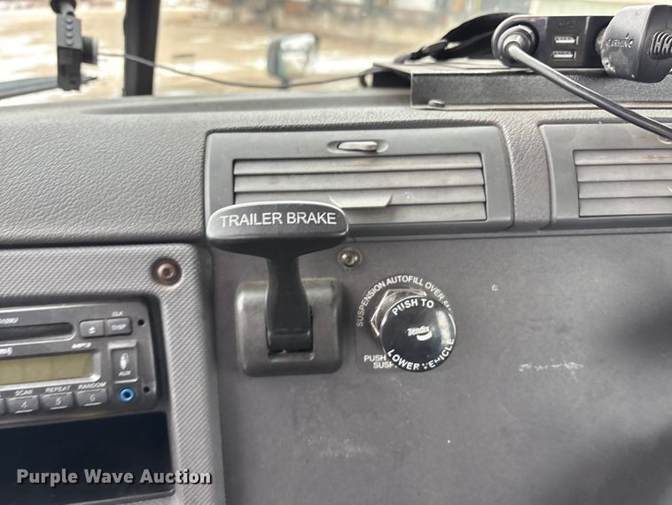 image for item FG1147 2017 Freightliner Cascadia 125 semi truck