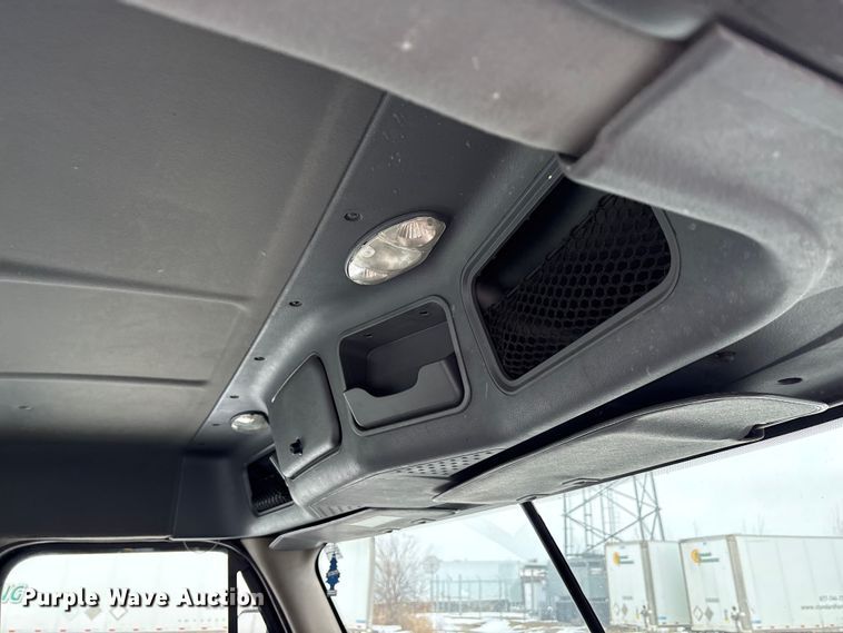 image for item FG1147 2017 Freightliner Cascadia 125 semi truck