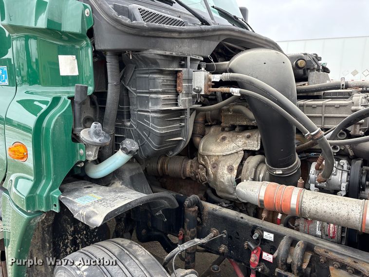 image for item FG1147 2017 Freightliner Cascadia 125 semi truck