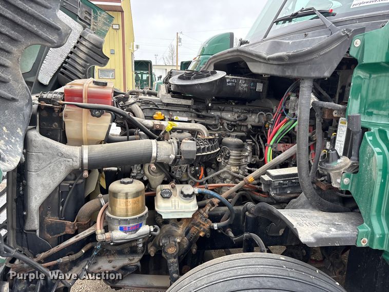 image for item FG1147 2017 Freightliner Cascadia 125 semi truck