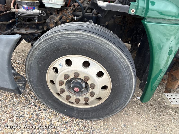 image for item FG1147 2017 Freightliner Cascadia 125 semi truck