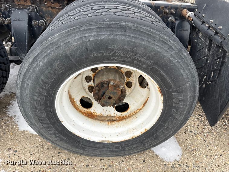 image for item FG1147 2017 Freightliner Cascadia 125 semi truck