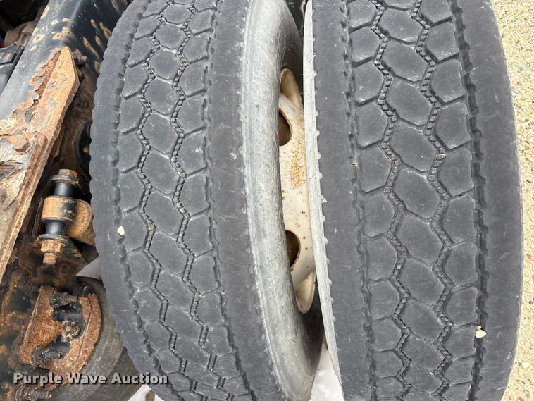 image for item FG1147 2017 Freightliner Cascadia 125 semi truck