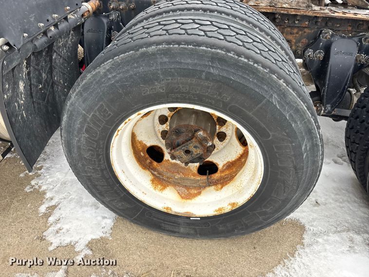 image for item FG1147 2017 Freightliner Cascadia 125 semi truck