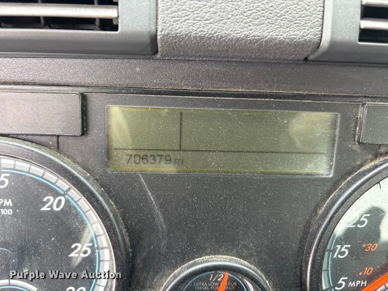 image for item FG1147 2017 Freightliner Cascadia 125 semi truck