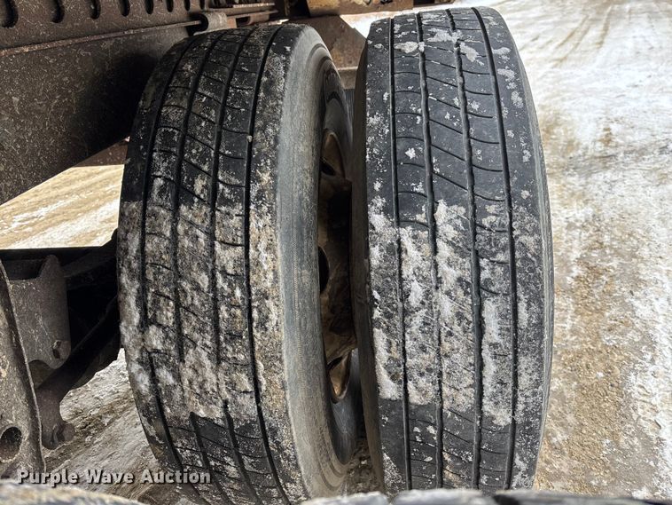 image for item FG1148 2013 Strick dry van trailer