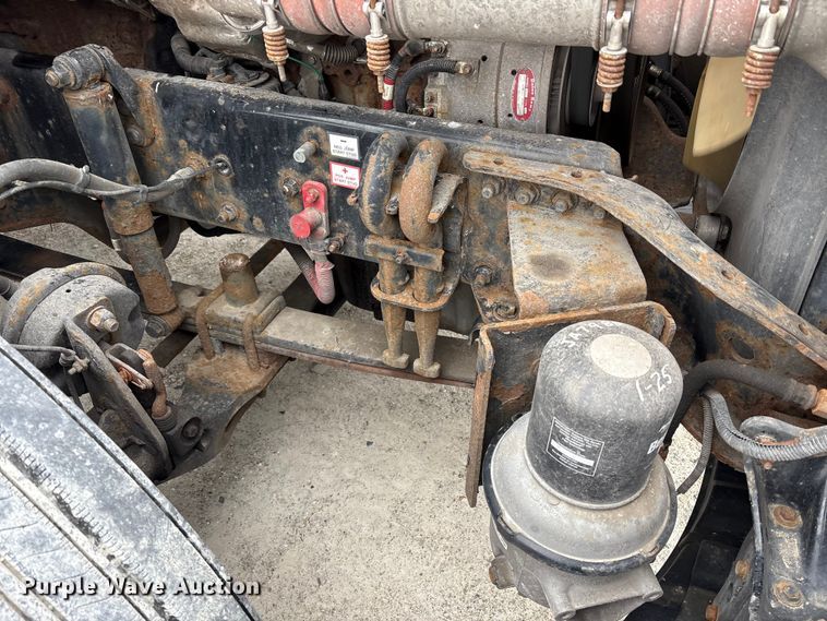 image for item FK1207 2017 Freightliner Cascadia 125 semi truck