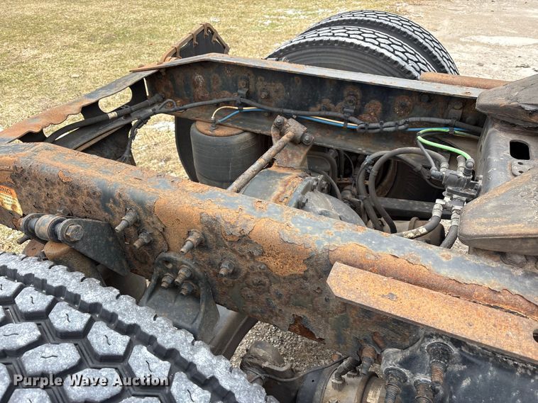 image for item FK1207 2017 Freightliner Cascadia 125 semi truck