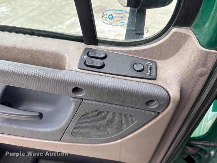 image for item FK1207 2017 Freightliner Cascadia 125 semi truck