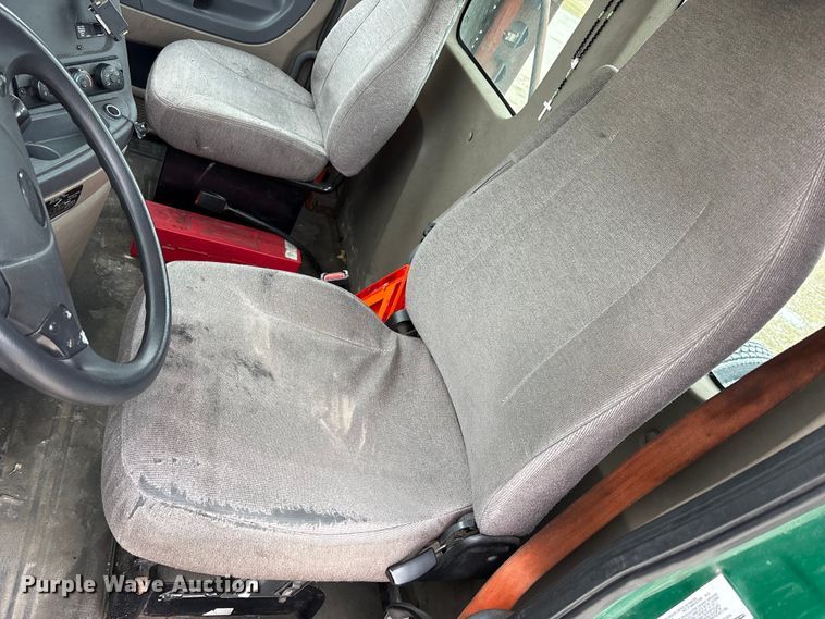 image for item FK1207 2017 Freightliner Cascadia 125 semi truck