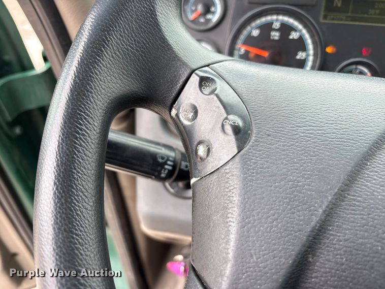 image for item FK1207 2017 Freightliner Cascadia 125 semi truck