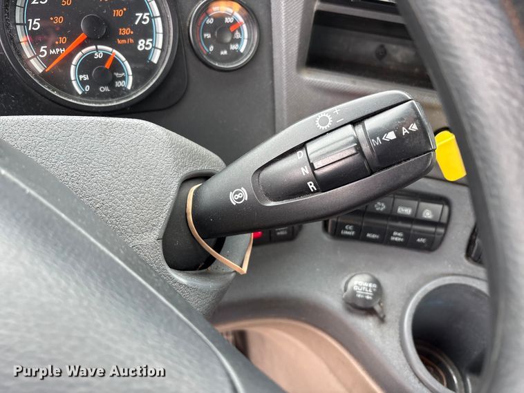 image for item FK1207 2017 Freightliner Cascadia 125 semi truck