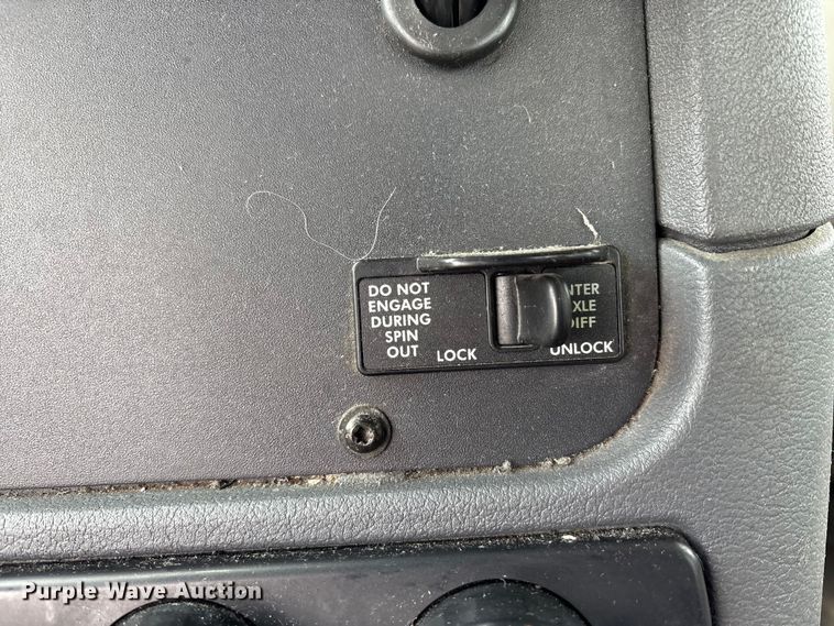 image for item FK1207 2017 Freightliner Cascadia 125 semi truck