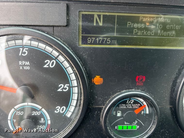 image for item FK1207 2017 Freightliner Cascadia 125 semi truck