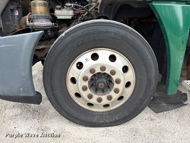 image for item FK1207 2017 Freightliner Cascadia 125 semi truck