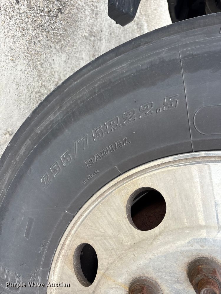 image for item FK1207 2017 Freightliner Cascadia 125 semi truck