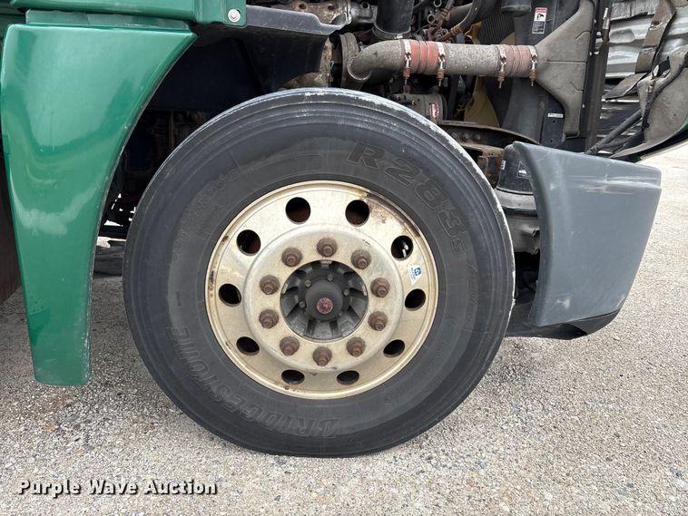 image for item FK1207 2017 Freightliner Cascadia 125 semi truck