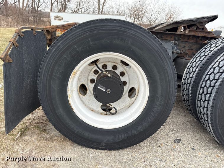 image for item FK1207 2017 Freightliner Cascadia 125 semi truck