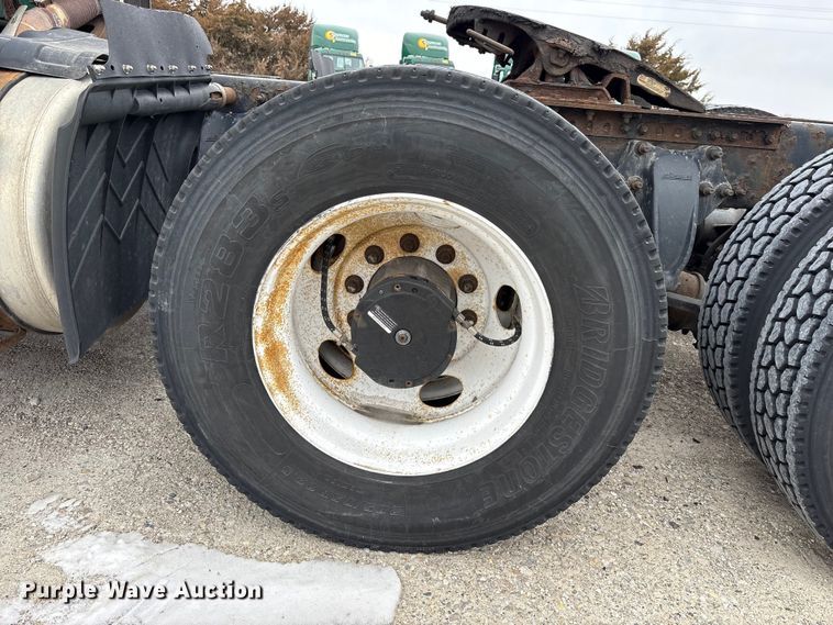 image for item FK1207 2017 Freightliner Cascadia 125 semi truck