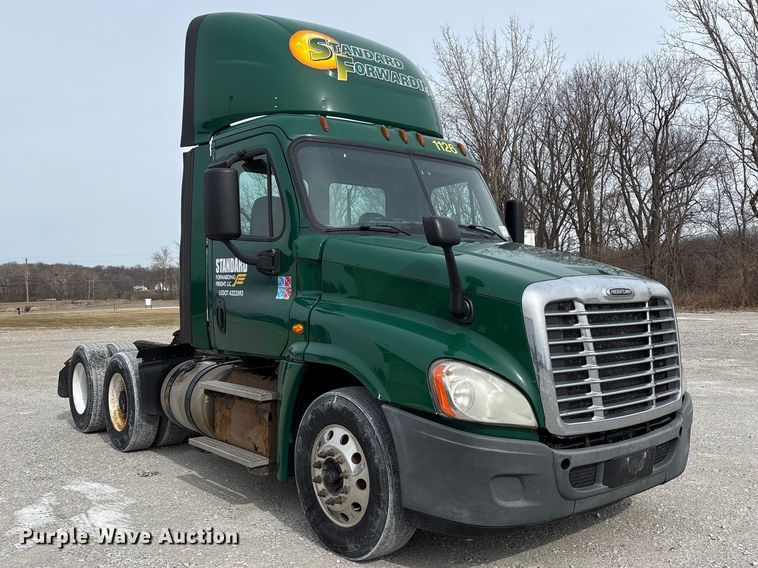 image for item FK1208 2017 Freightliner Cascadia 125 semi truck