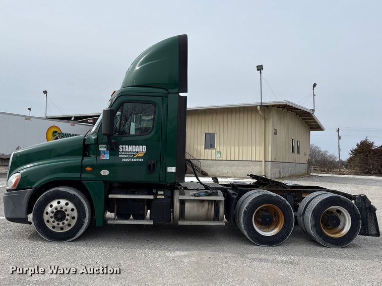 image for item FK1208 2017 Freightliner Cascadia 125 semi truck