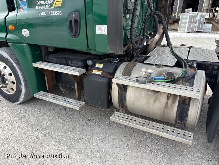 image for item FK1208 2017 Freightliner Cascadia 125 semi truck