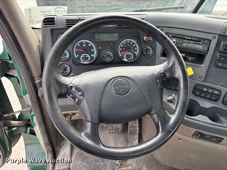 image for item FK1208 2017 Freightliner Cascadia 125 semi truck