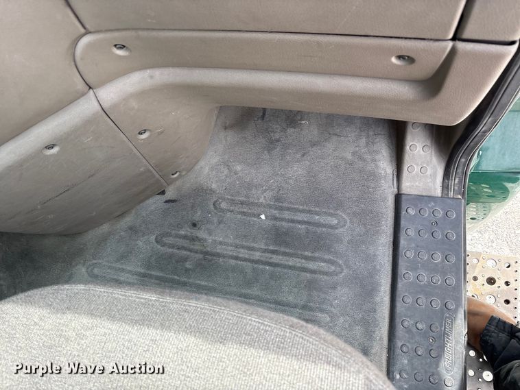 image for item FK1208 2017 Freightliner Cascadia 125 semi truck