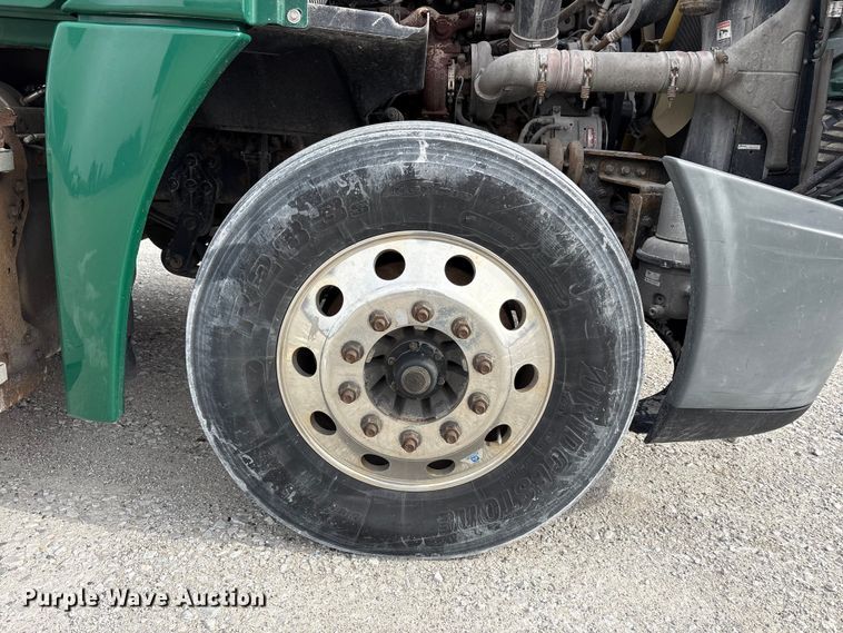 image for item FK1208 2017 Freightliner Cascadia 125 semi truck