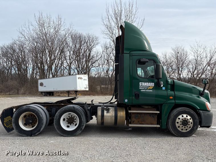 image for item FK1209 2017 Freightliner Cascadia 125 semi truck