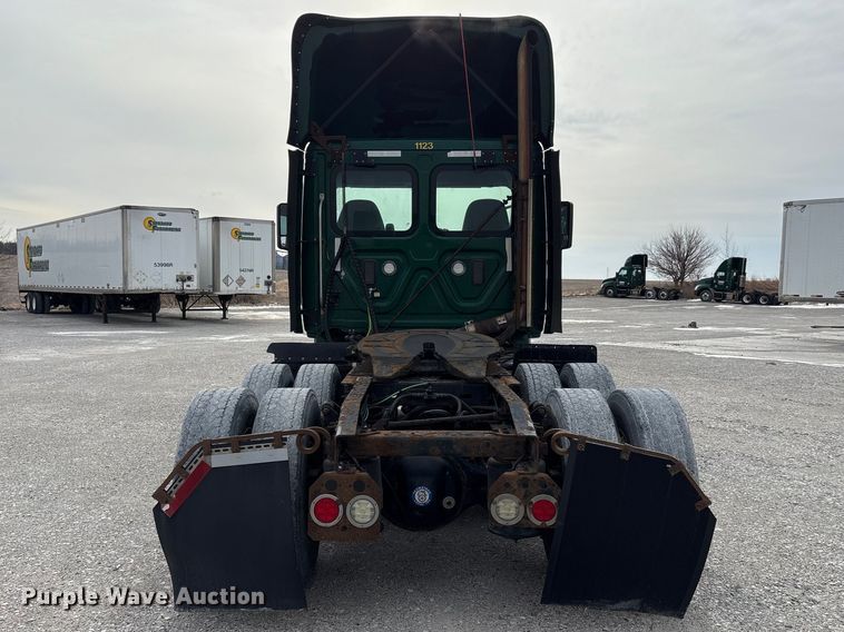 image for item FK1209 2017 Freightliner Cascadia 125 semi truck