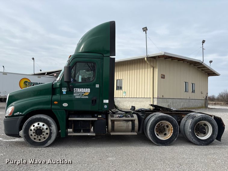 image for item FK1209 2017 Freightliner Cascadia 125 semi truck