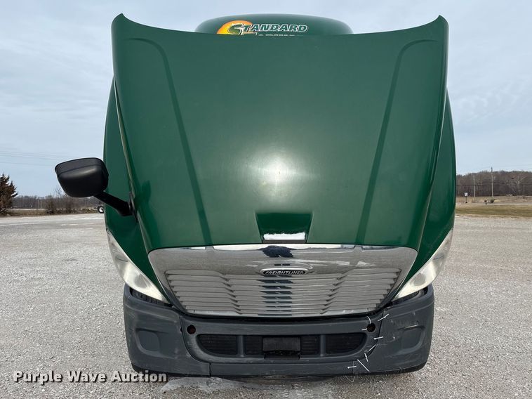 image for item FK1209 2017 Freightliner Cascadia 125 semi truck