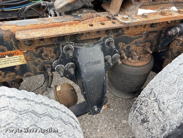 image for item FK1209 2017 Freightliner Cascadia 125 semi truck