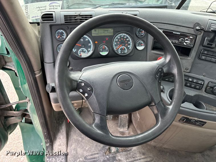 image for item FK1209 2017 Freightliner Cascadia 125 semi truck