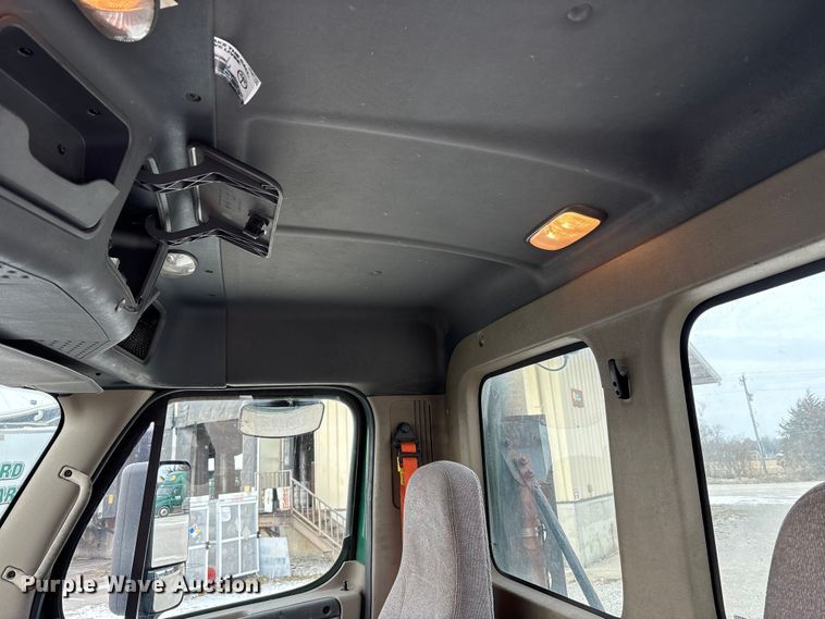 image for item FK1209 2017 Freightliner Cascadia 125 semi truck