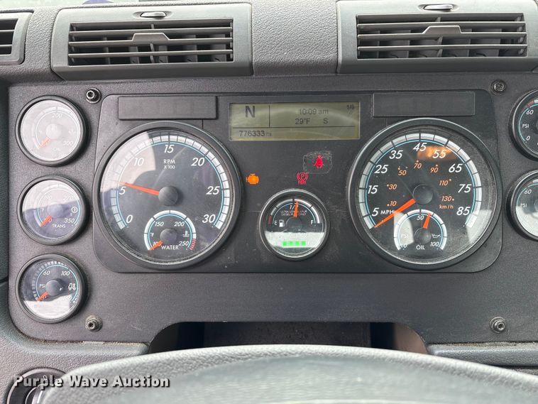 image for item FK1209 2017 Freightliner Cascadia 125 semi truck