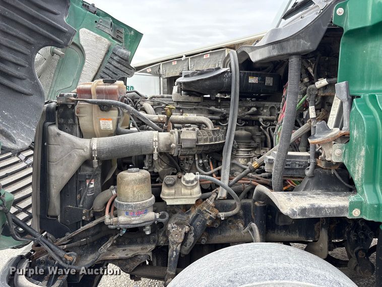 image for item FK1209 2017 Freightliner Cascadia 125 semi truck