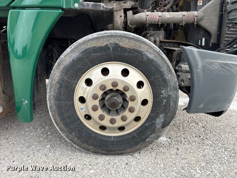 image for item FK1209 2017 Freightliner Cascadia 125 semi truck