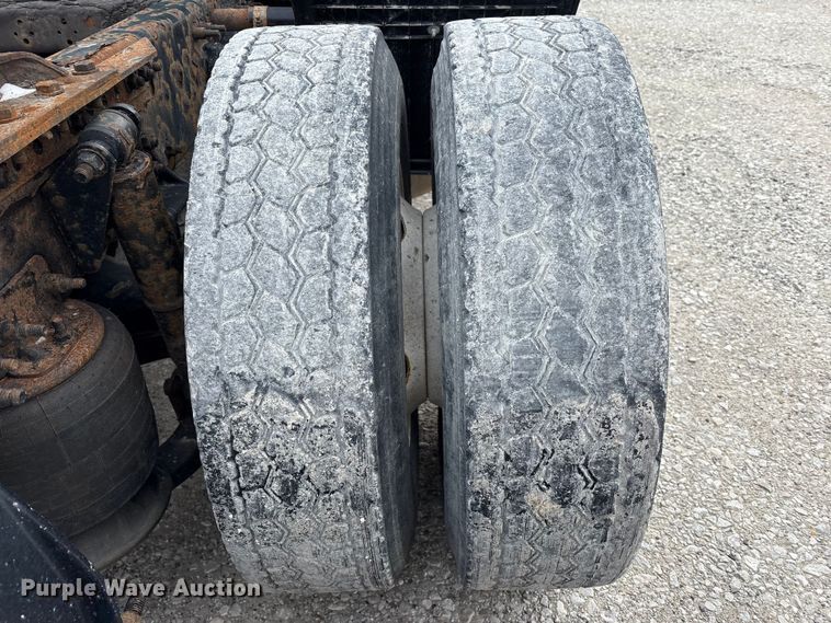 image for item FK1209 2017 Freightliner Cascadia 125 semi truck