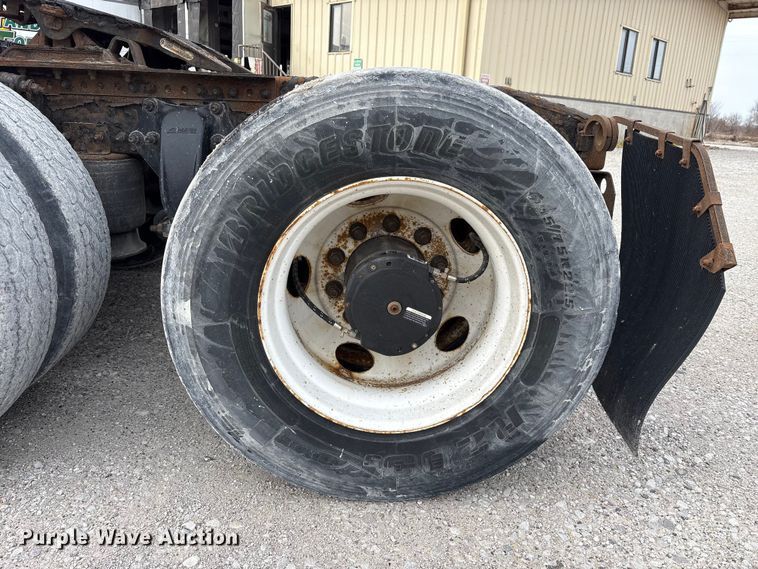 image for item FK1209 2017 Freightliner Cascadia 125 semi truck