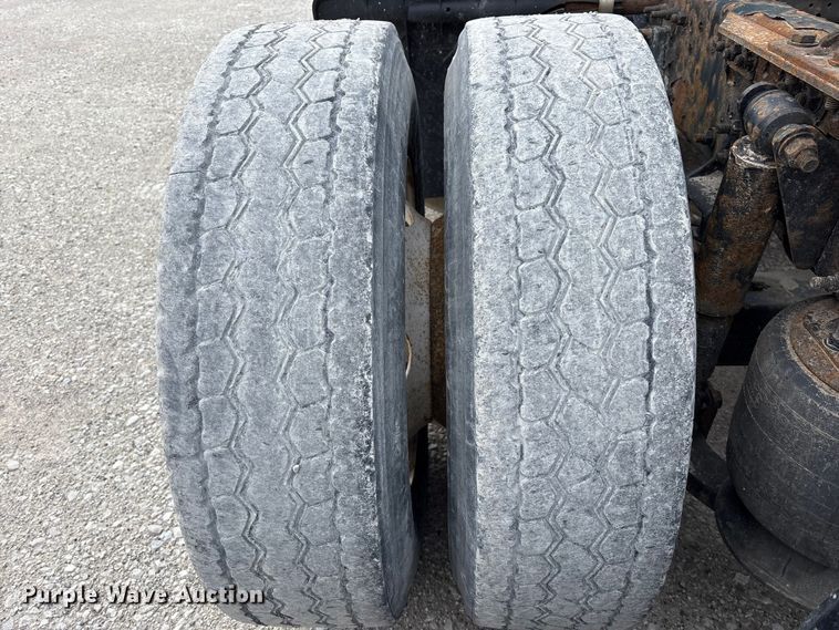 image for item FK1209 2017 Freightliner Cascadia 125 semi truck