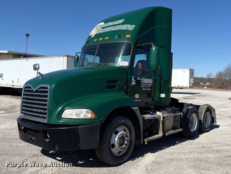 image for item FK1210 2016 Mack CXU semi truck