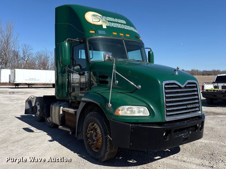 image for item FK1210 2016 Mack CXU semi truck