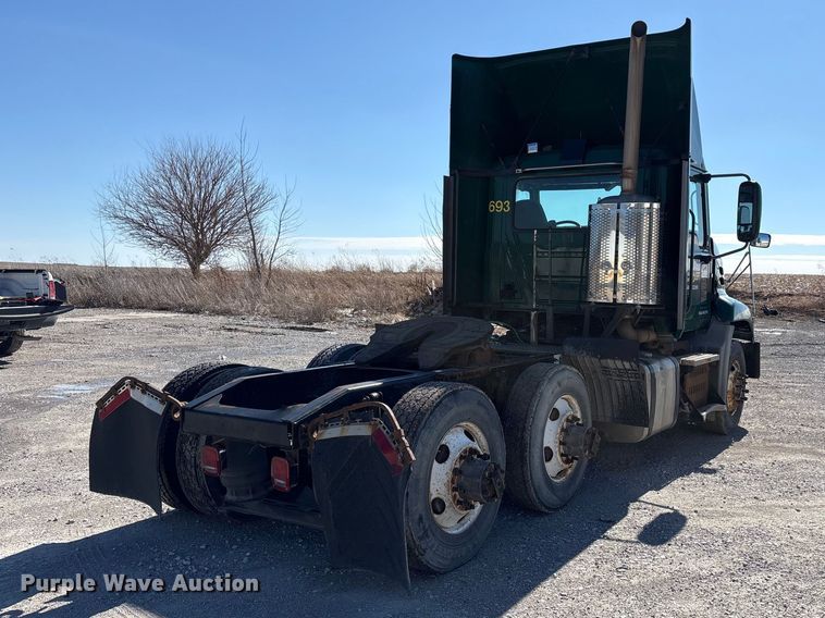 image for item FK1210 2016 Mack CXU semi truck